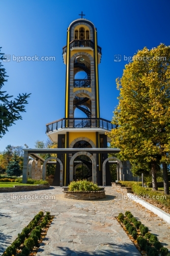 Камбанарията в Хасково през есента